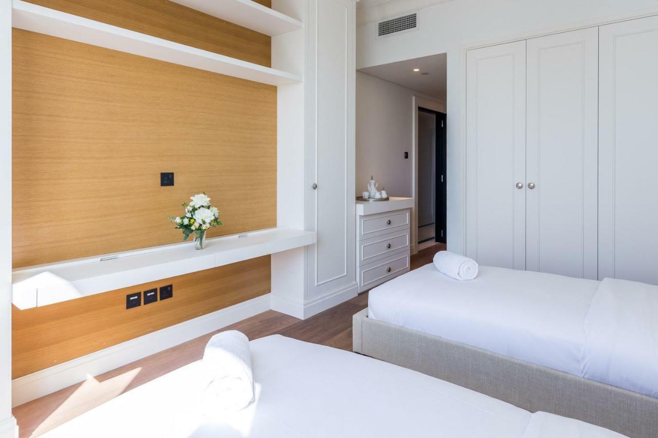 Luxury Living With Sea View And Private Beach In Jbr By Deluxe Holiday Homes Apartment Dubai